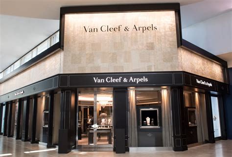 van cleef and arpels house.